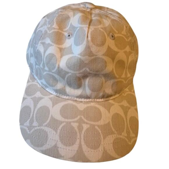 Coach NWT Signature Baseball Hat 
Color Chalk. Womens Size XS/S - Picture 1 of 7